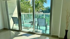 Sunny Isles, beach life! Parking included